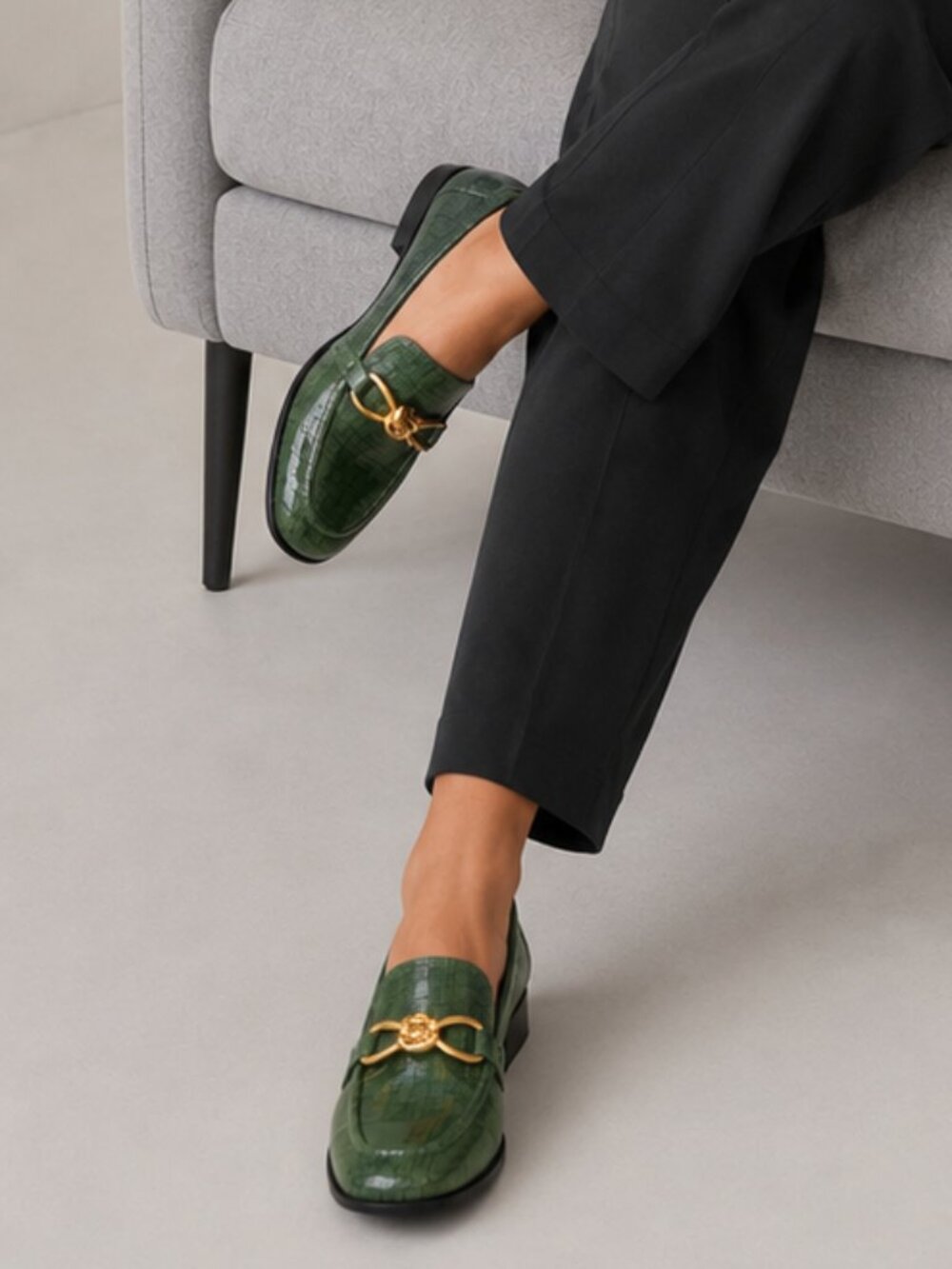 NWOB Antonio Melani Cain Green Leather Loafers